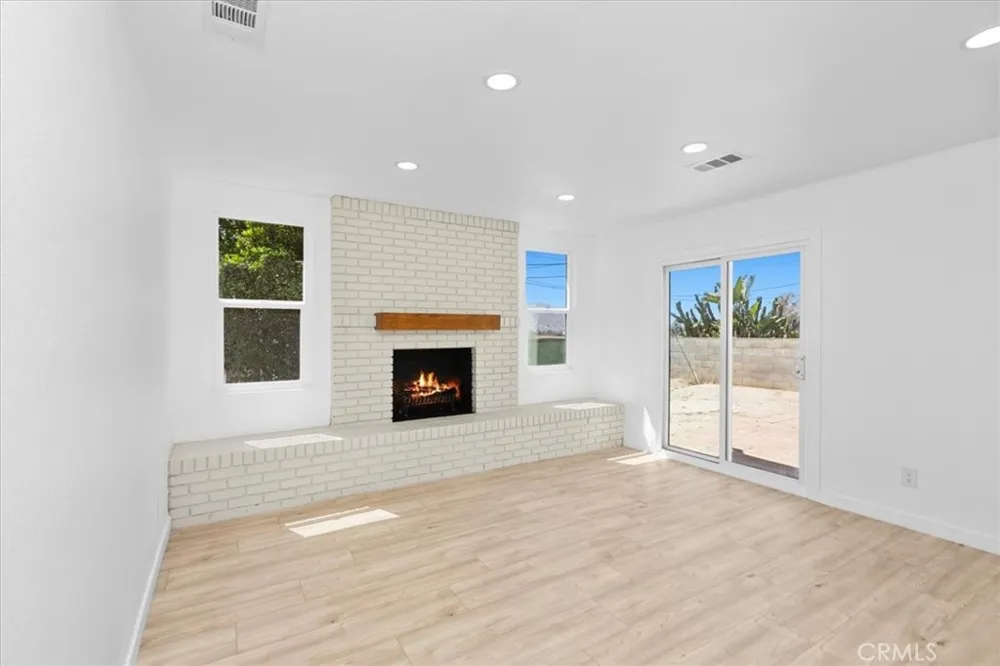 2990 Avalon Jurupa Valley, CA 92509