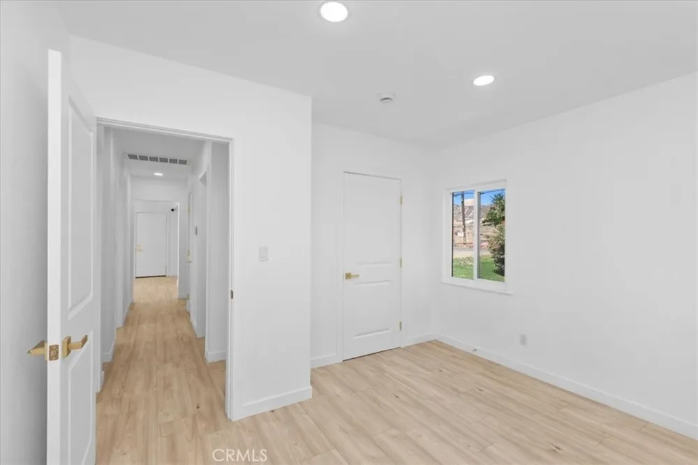 2990 Avalon Jurupa Valley, CA 92509