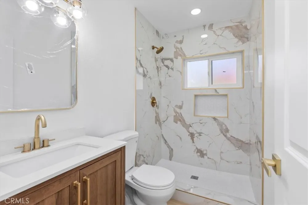 2990 Avalon Jurupa Valley, CA 92509