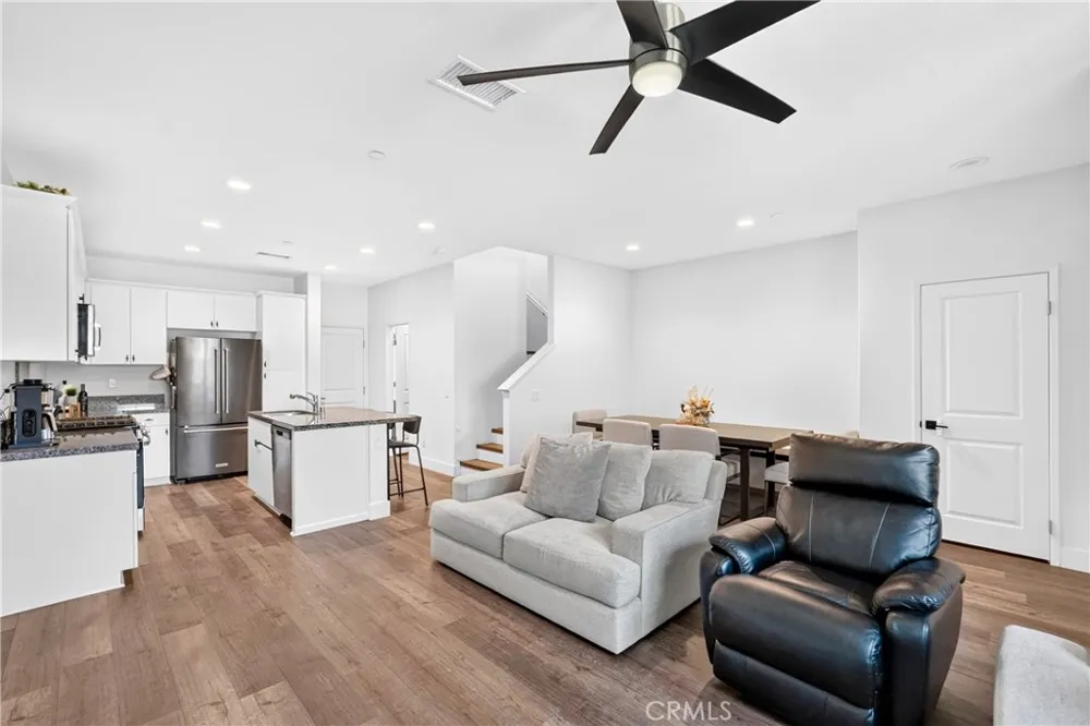 15923 Main Chino, CA 91708