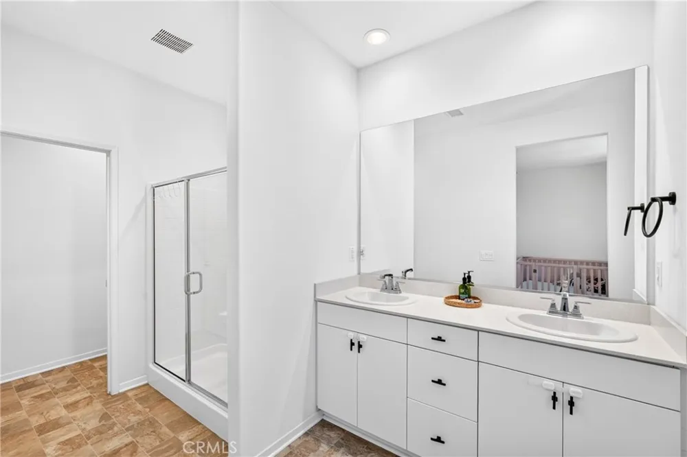 15923 Main Chino, CA 91708