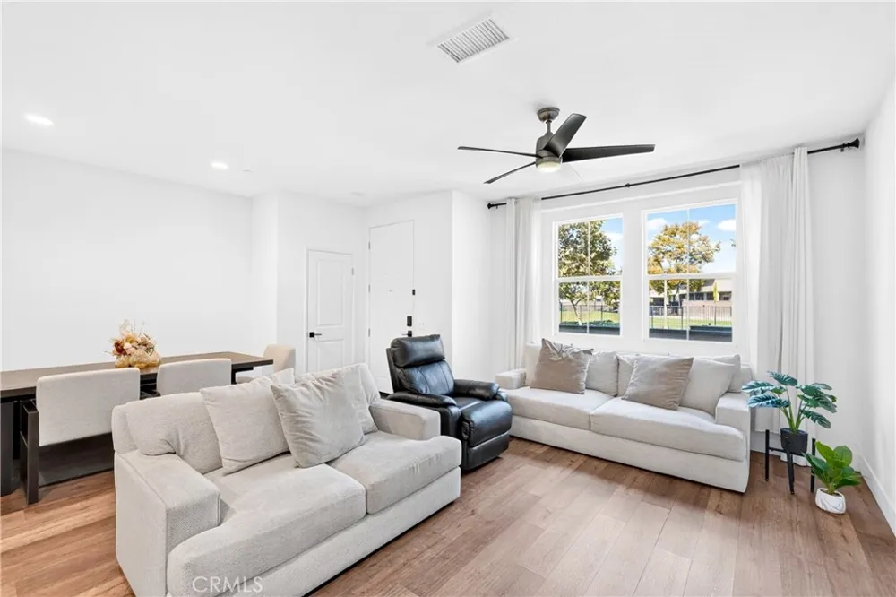 15923 Main Chino, CA 91708
