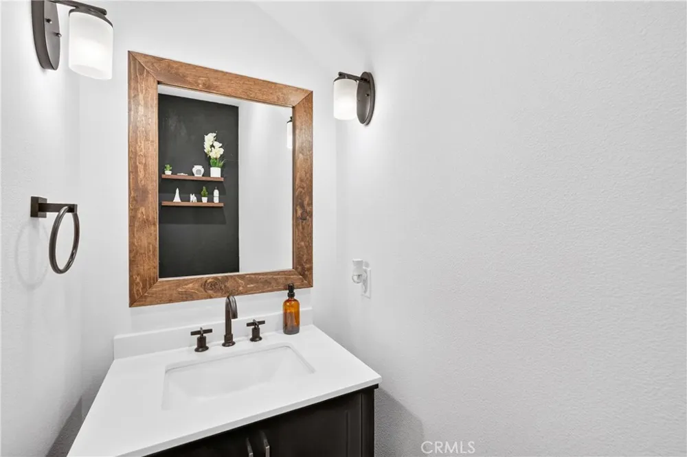 15923 Main Chino, CA 91708