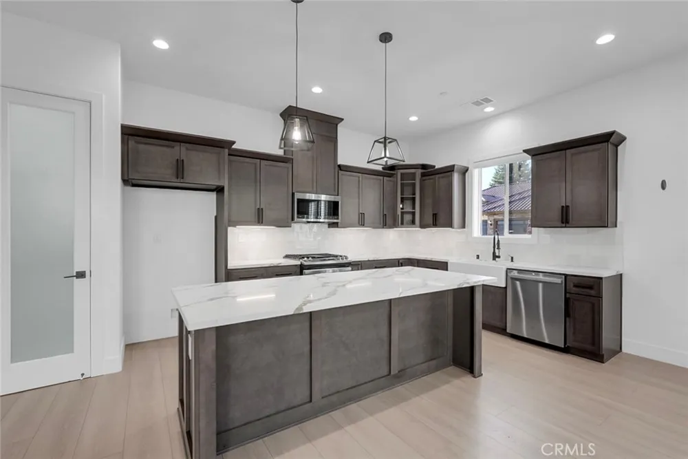 3394 Banbury Merced, CA 95340