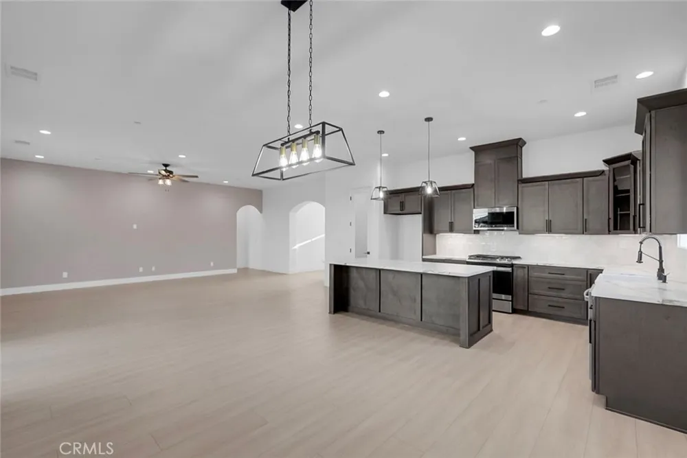 3394 Banbury Merced, CA 95340