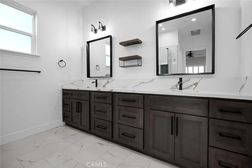 3394 Banbury Merced, CA 95340