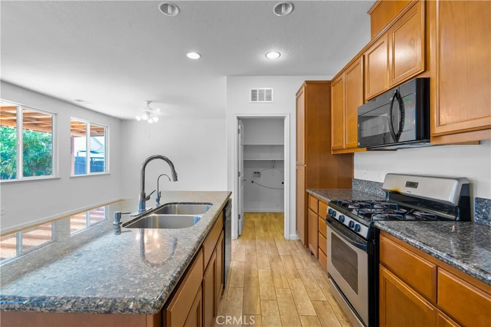 737 Fume Blanc Court Los Banos, CA 93635