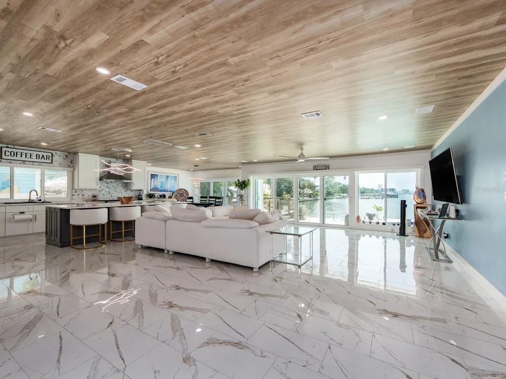 1826 VENETIAN POINT DRIVE Clearwater, FL 33755