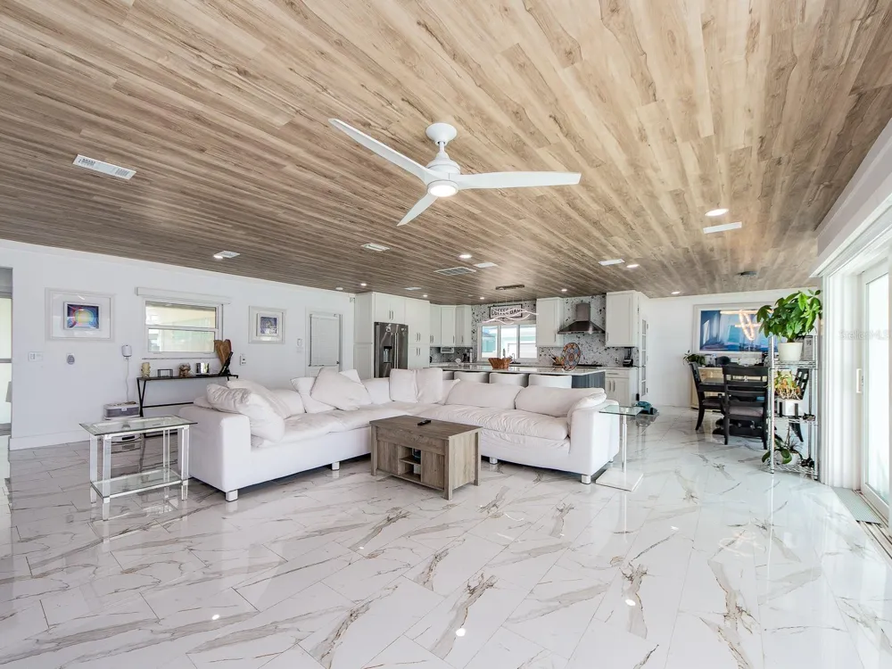 1826 VENETIAN POINT DRIVE Clearwater, FL 33755