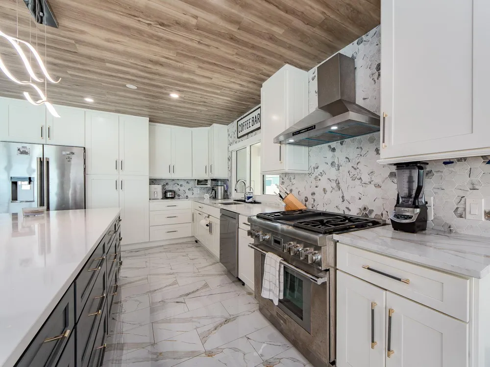 1826 VENETIAN POINT DRIVE Clearwater, FL 33755