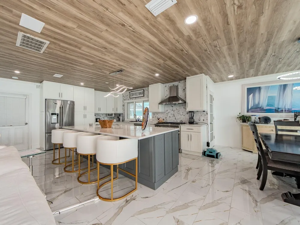 1826 VENETIAN POINT DRIVE Clearwater, FL 33755
