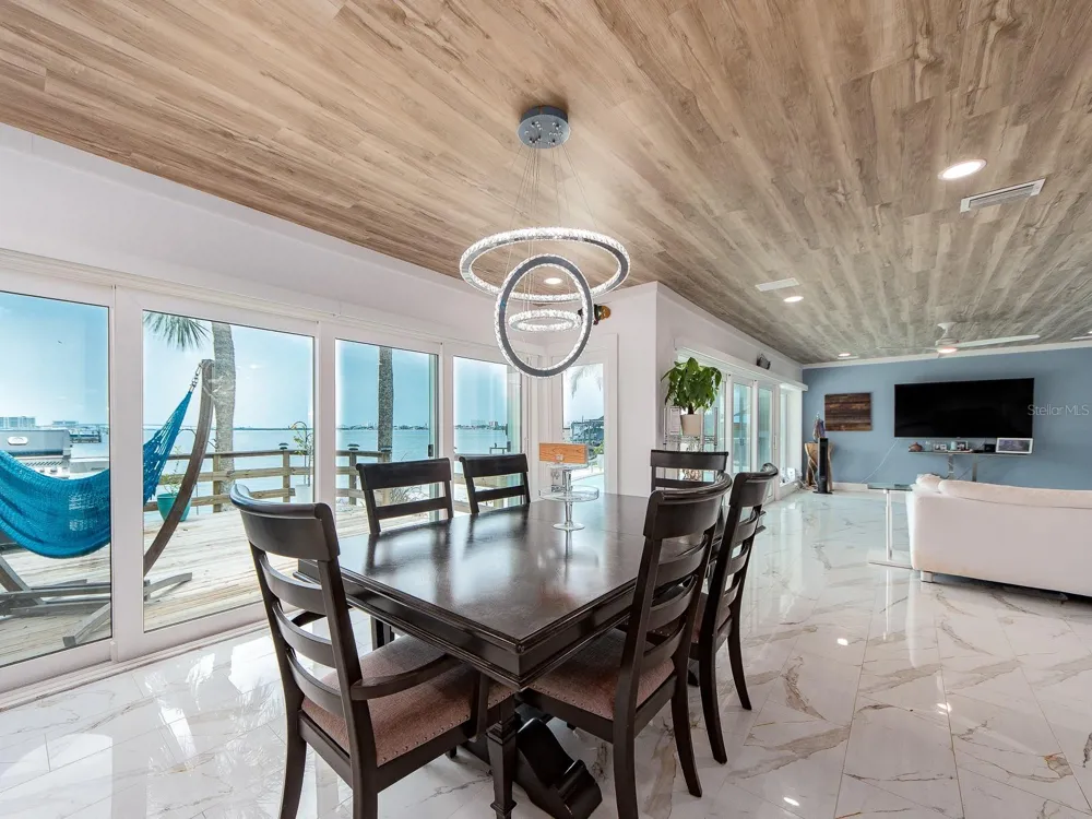 1826 VENETIAN POINT DRIVE Clearwater, FL 33755