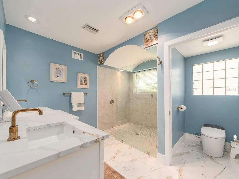 1826 VENETIAN POINT DRIVE Clearwater, FL 33755