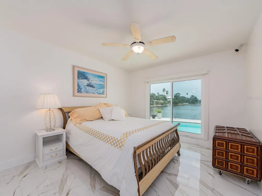1826 VENETIAN POINT DRIVE Clearwater, FL 33755
