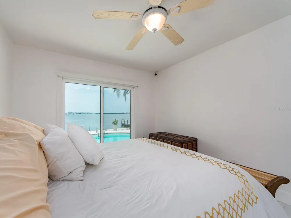 1826 VENETIAN POINT DRIVE Clearwater, FL 33755