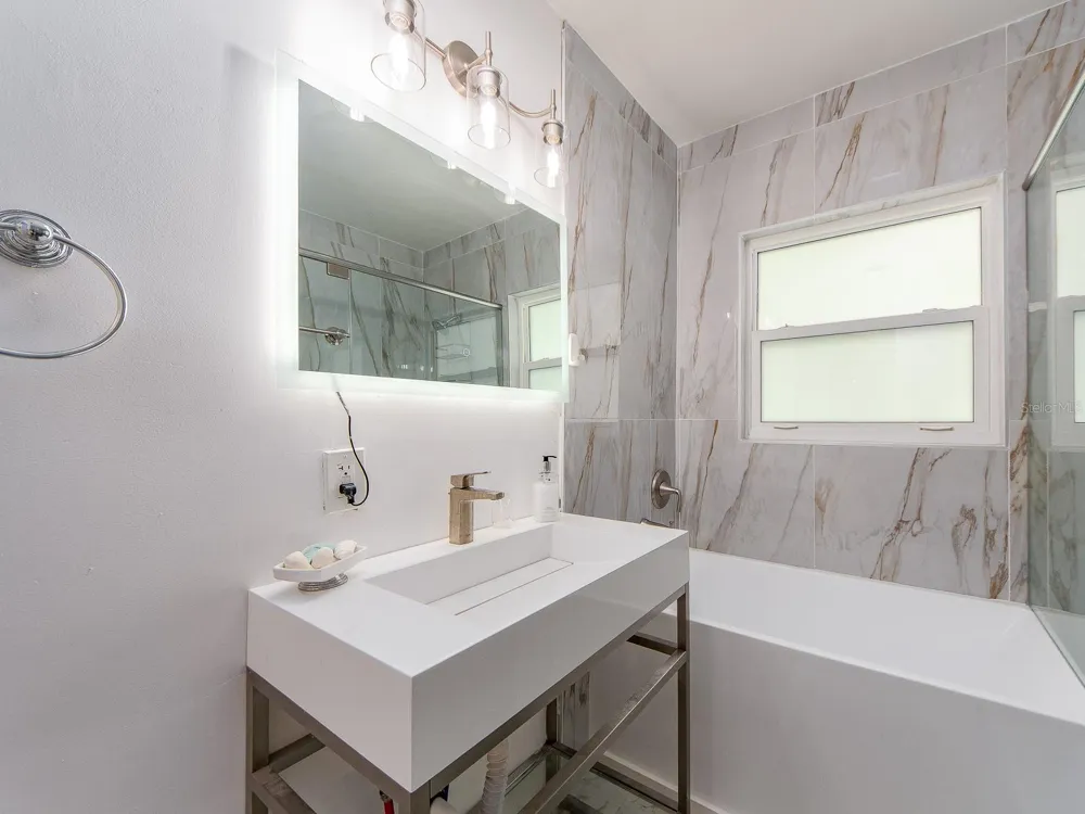 1826 VENETIAN POINT DRIVE Clearwater, FL 33755