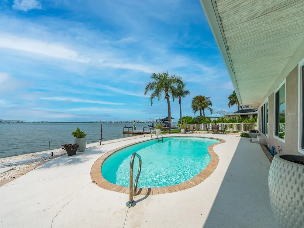 1826 VENETIAN POINT DRIVE Clearwater, FL 33755