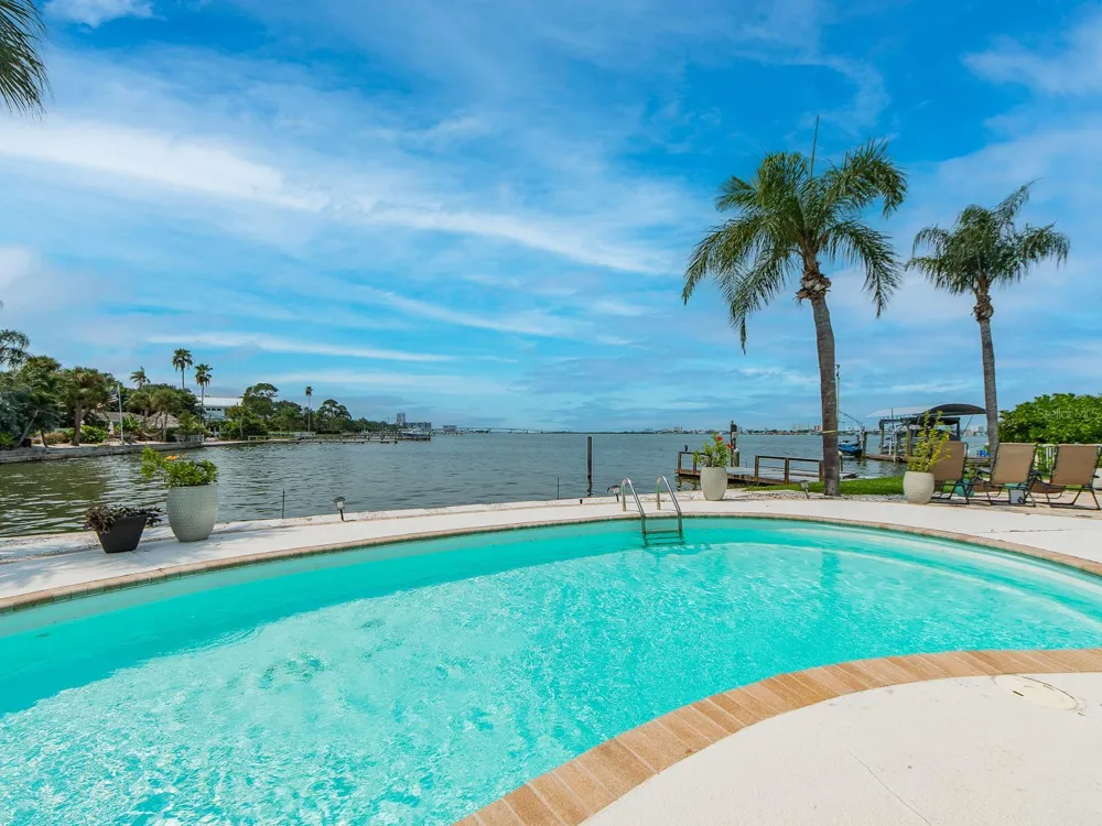 1826 VENETIAN POINT DRIVE Clearwater, FL 33755