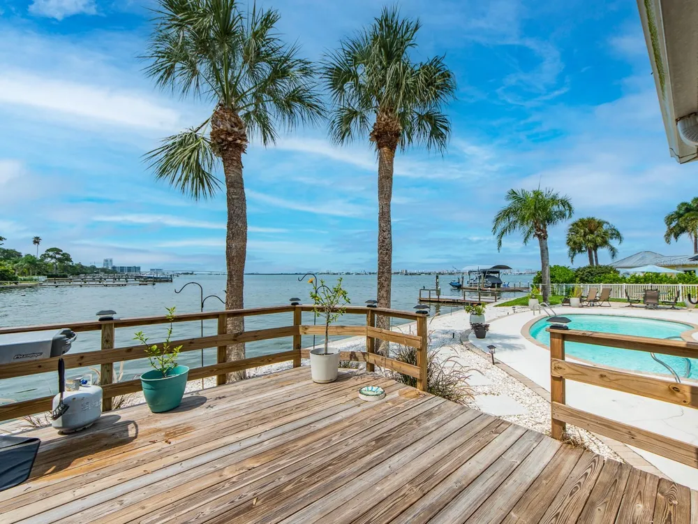 1826 VENETIAN POINT DRIVE Clearwater, FL 33755