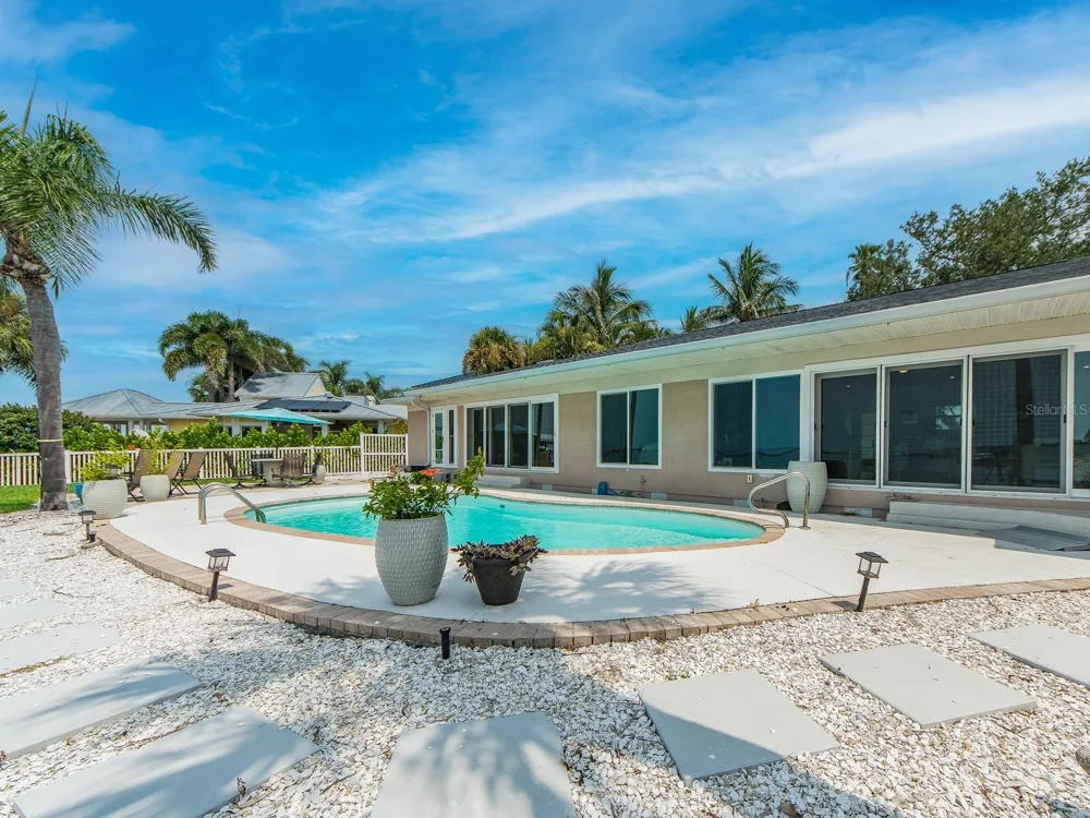 1826 VENETIAN POINT DRIVE Clearwater, FL 33755