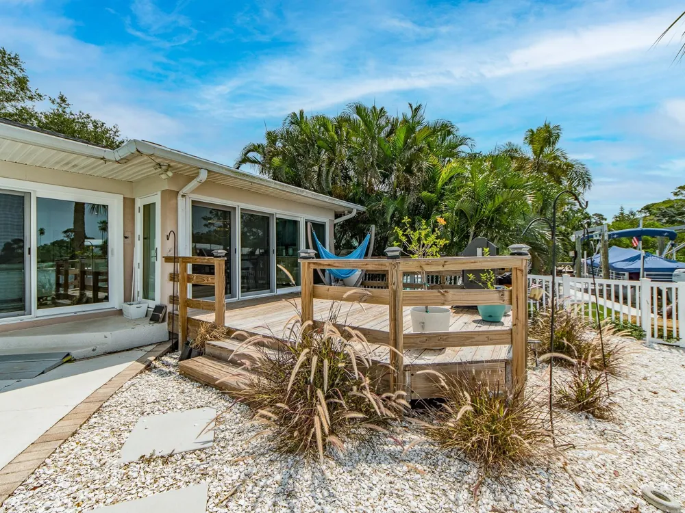 1826 VENETIAN POINT DRIVE Clearwater, FL 33755