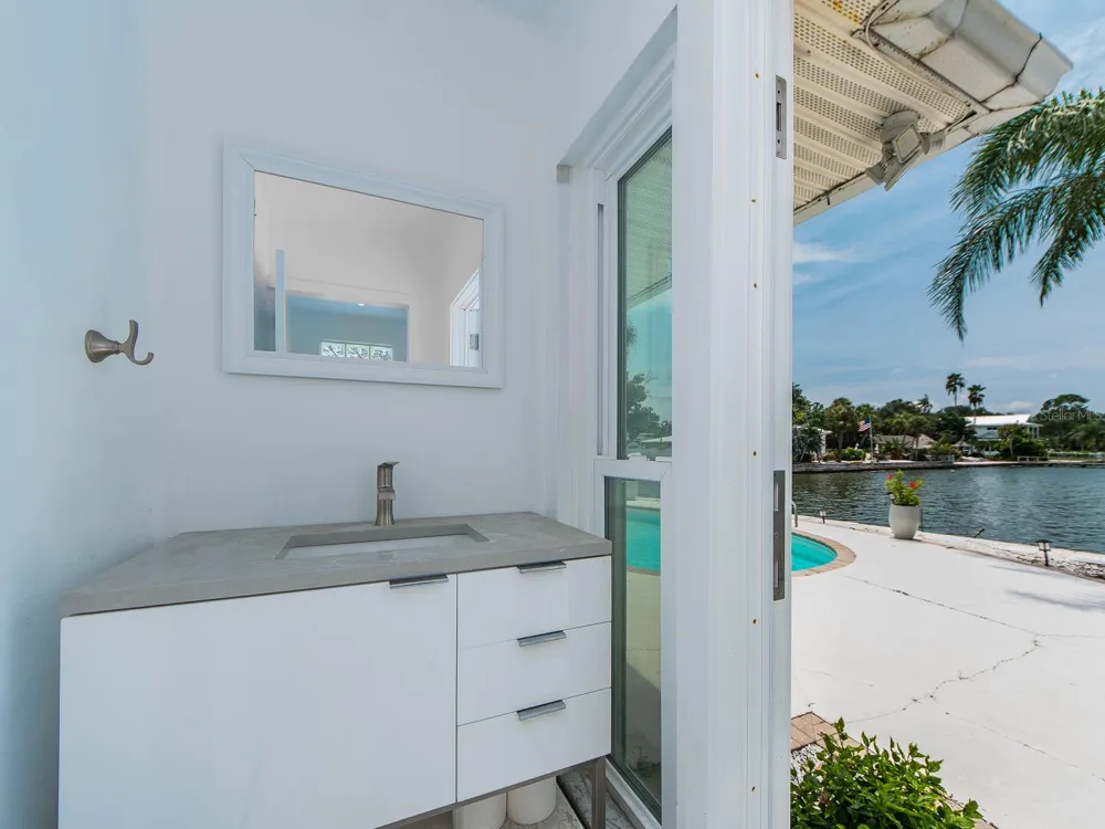 1826 VENETIAN POINT DRIVE Clearwater, FL 33755