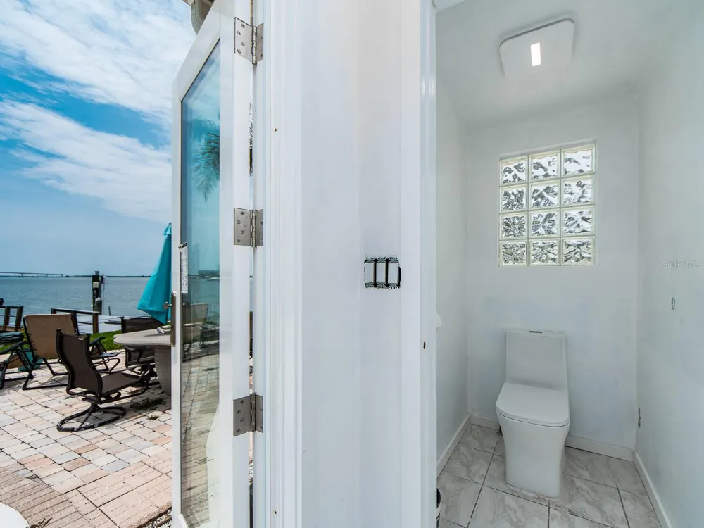 1826 VENETIAN POINT DRIVE Clearwater, FL 33755