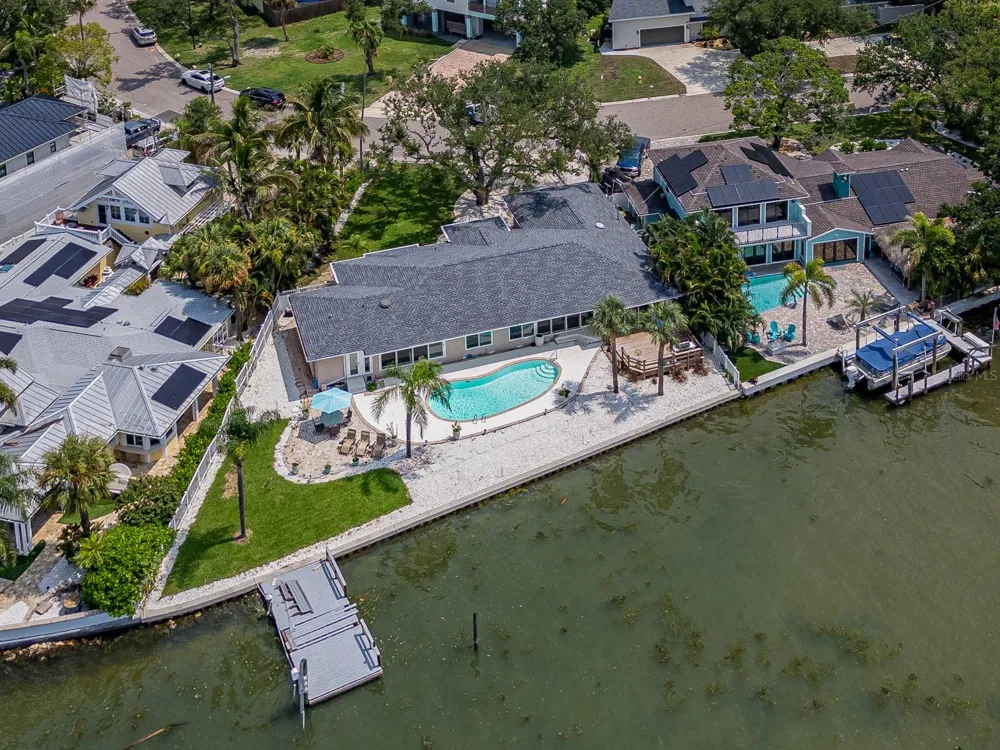 1826 VENETIAN POINT DRIVE Clearwater, FL 33755