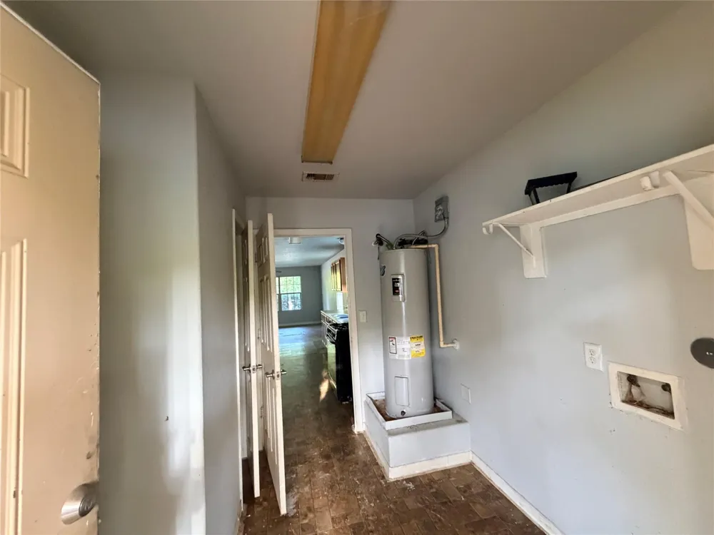 424 Baker Circle Ames, TX 77575