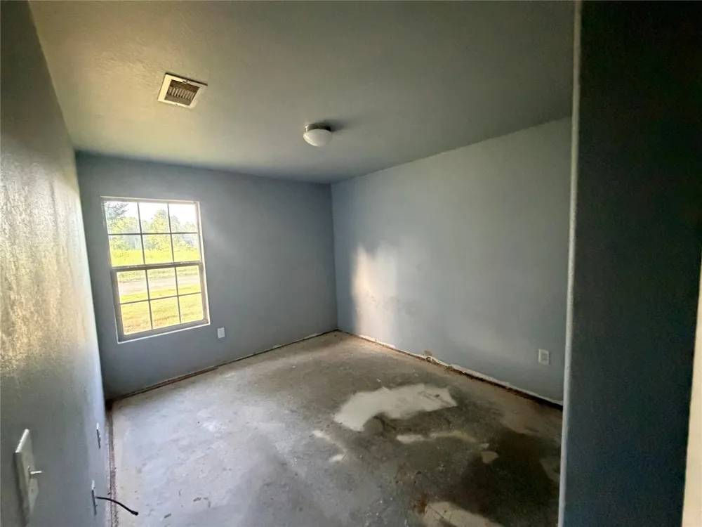 424 Baker Circle Ames, TX 77575