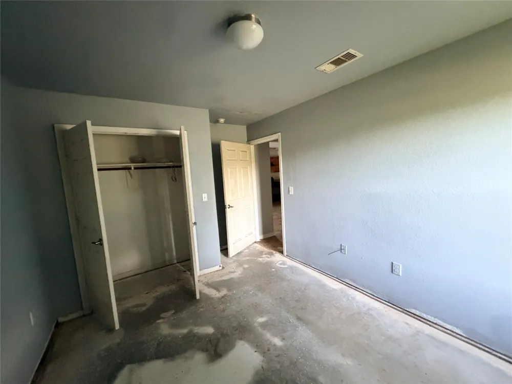 424 Baker Circle Ames, TX 77575