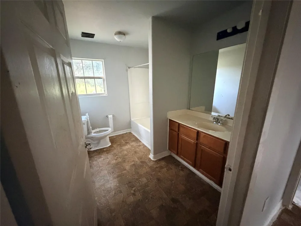 424 Baker Circle Ames, TX 77575