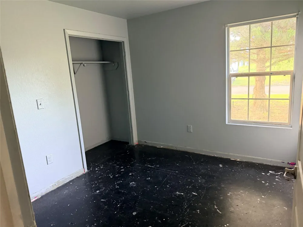 424 Baker Circle Ames, TX 77575