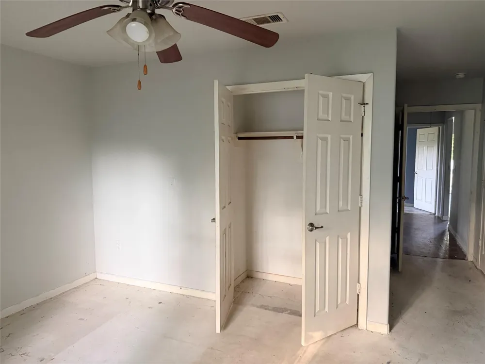 424 Baker Circle Ames, TX 77575