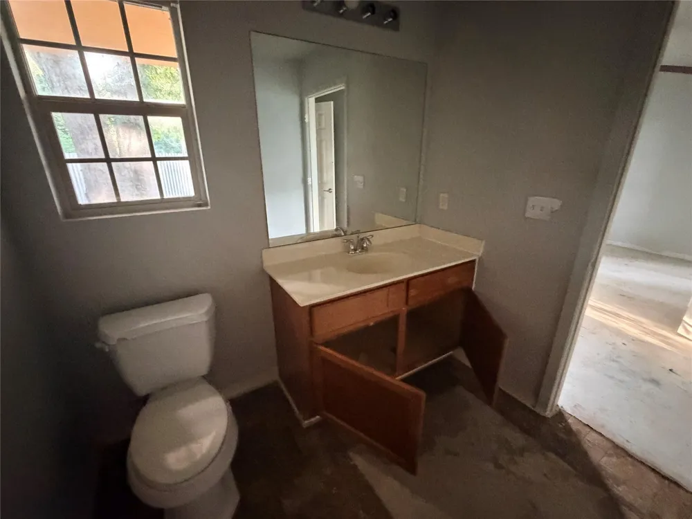 424 Baker Circle Ames, TX 77575