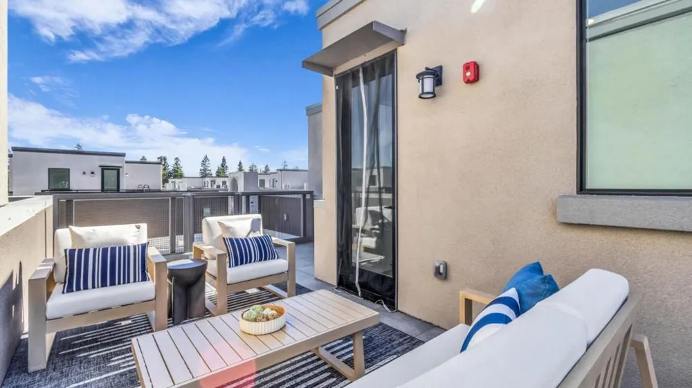 1108 Artemisia Terrace #2 Sunnyvale, CA 94086