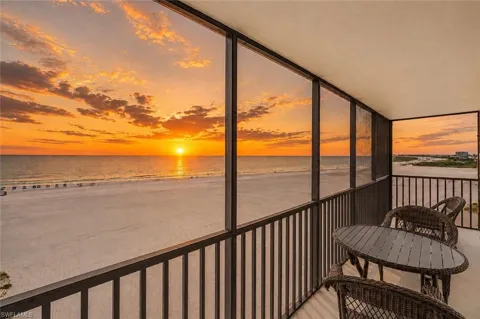 6612 Estero Boulevard #903