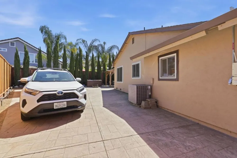 570 Biscayne Court Morgan Hill, CA 95037