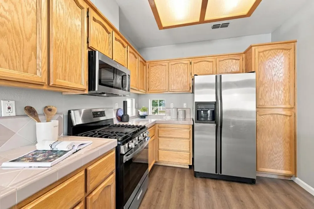 646 Fulstow Court Folsom, CA 95630