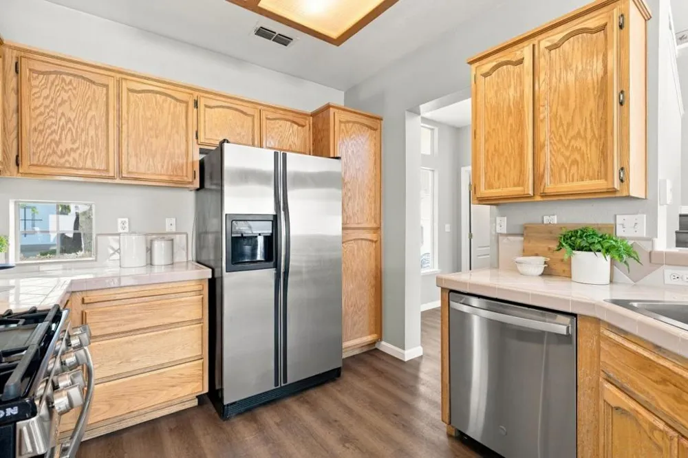 646 Fulstow Court Folsom, CA 95630