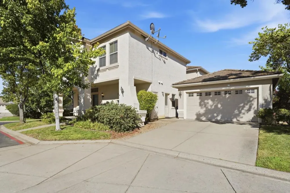 646 Fulstow Court Folsom, CA 95630