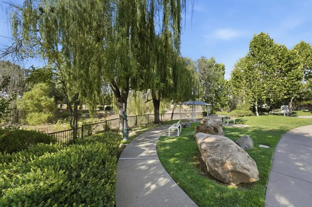 646 Fulstow Court Folsom, CA 95630