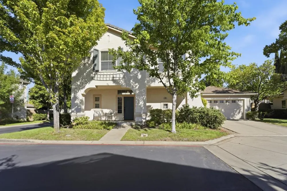 646 Fulstow Court Folsom, CA 95630