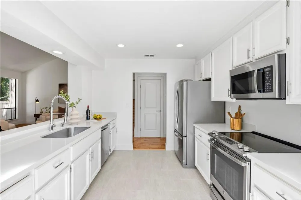 392 Whisman Road Mountain View, CA 94043
