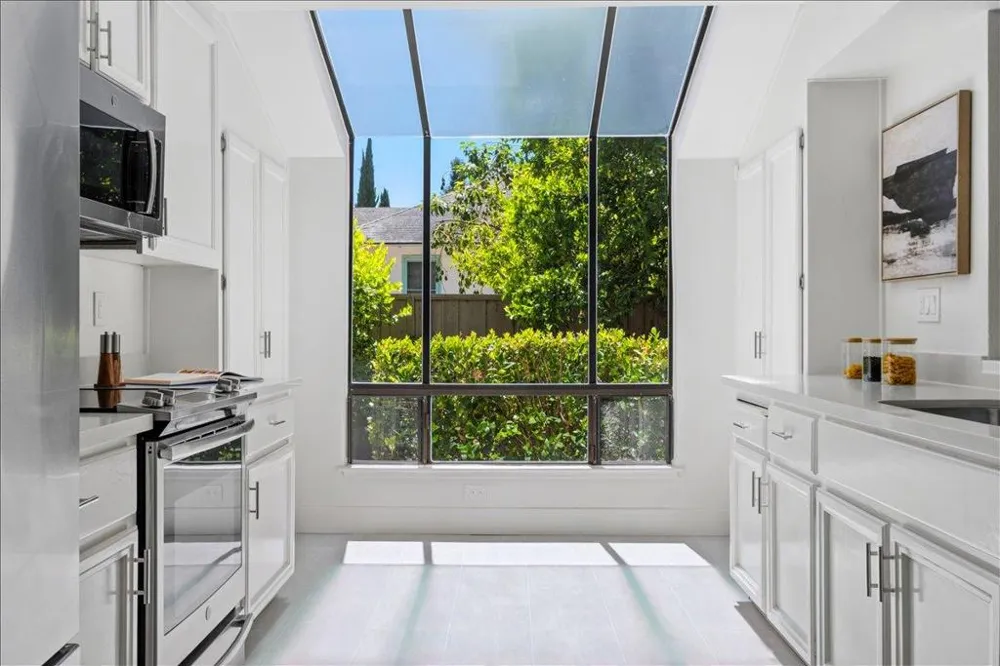 392 Whisman Road Mountain View, CA 94043