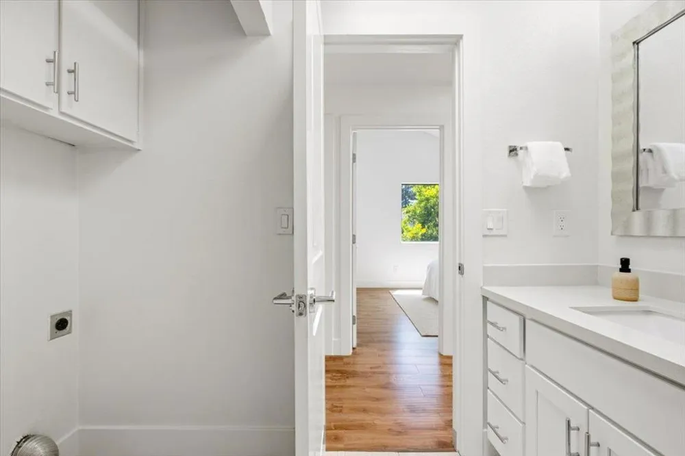 392 Whisman Road Mountain View, CA 94043