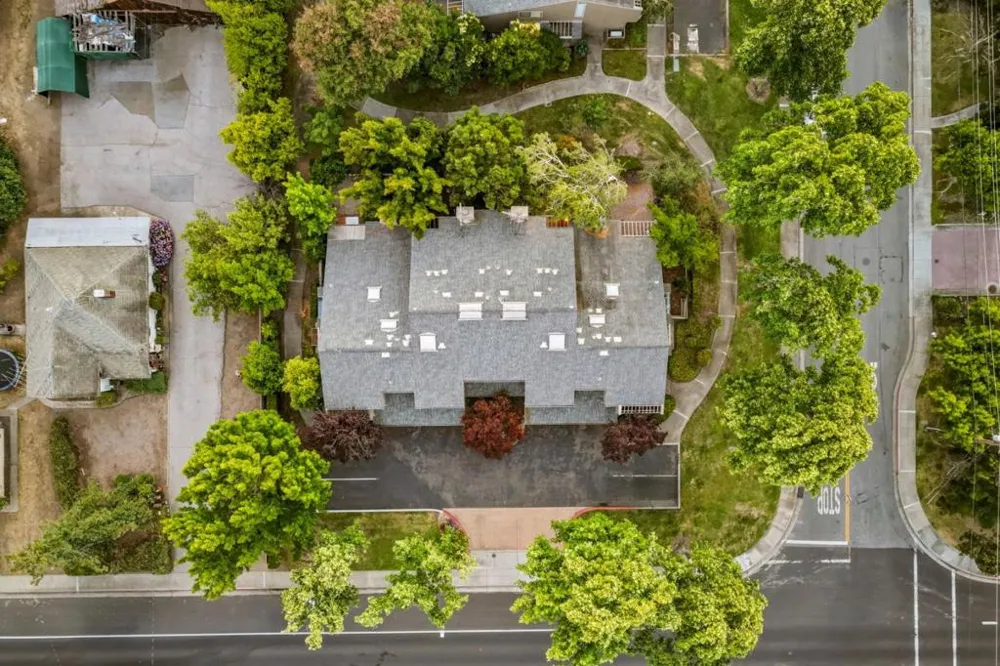 392 Whisman Road Mountain View, CA 94043