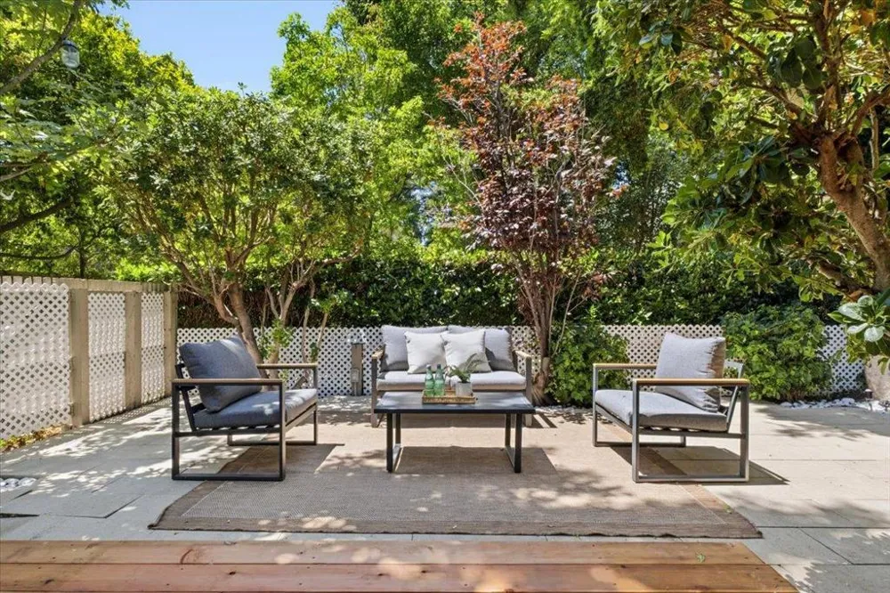 392 Whisman Road Mountain View, CA 94043
