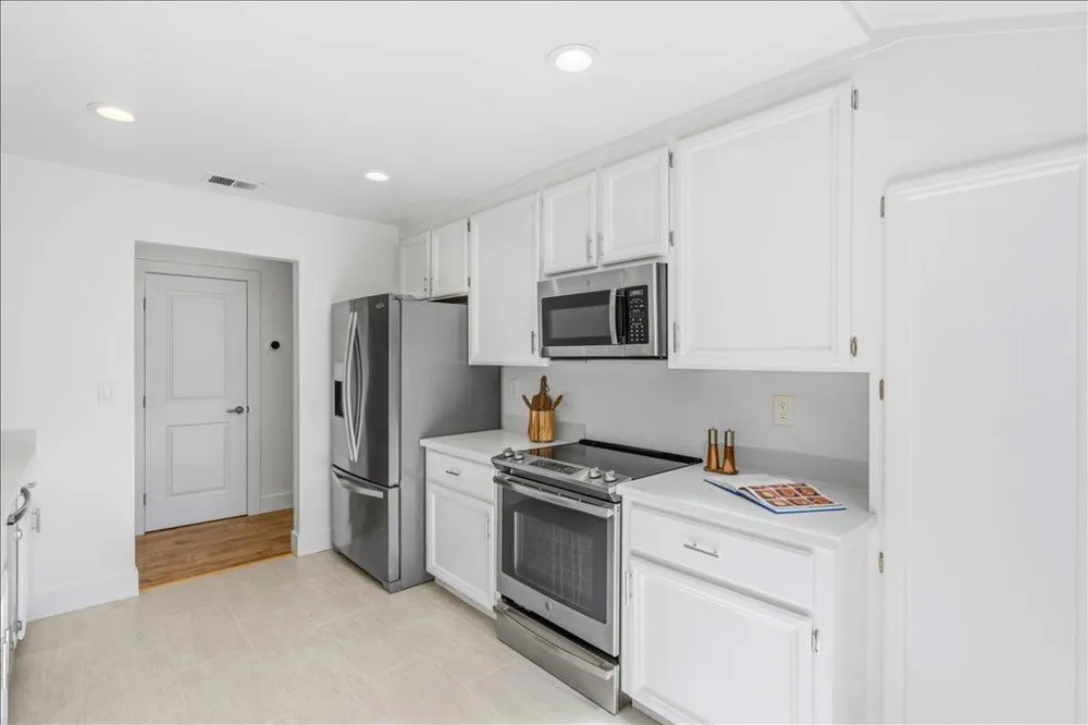392 Whisman Road Mountain View, CA 94043