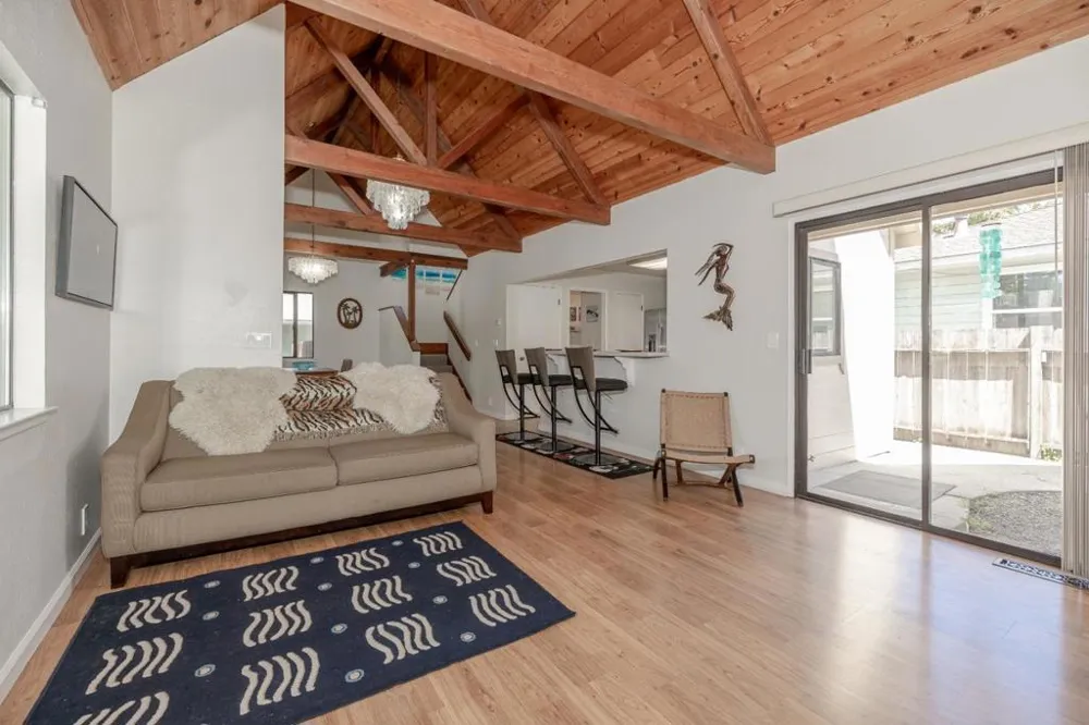 702 Beverly Avenue Capitola, CA 95010